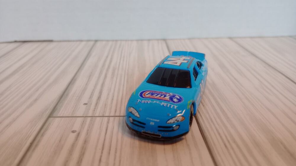 PETTY RACING #44-----1/64---CORPORATE CEREAL GIVEAWAY